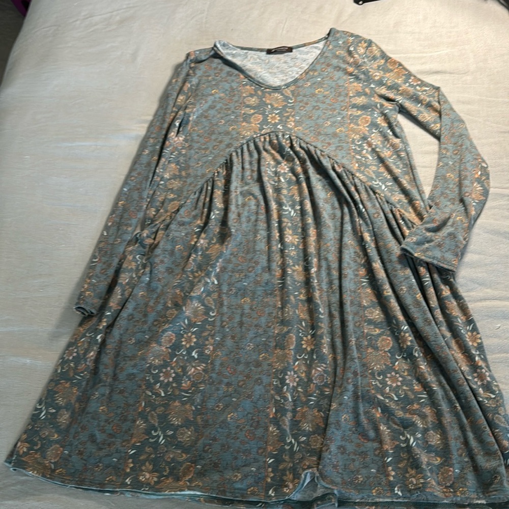 Flowered dress sz s